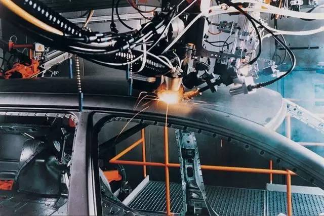鈑金加工中的激光焊接到底是什么？-鈑金加工珠海機(jī)箱機(jī)柜設(shè)備外殼激光切割中山銘偌金屬制品有限公司