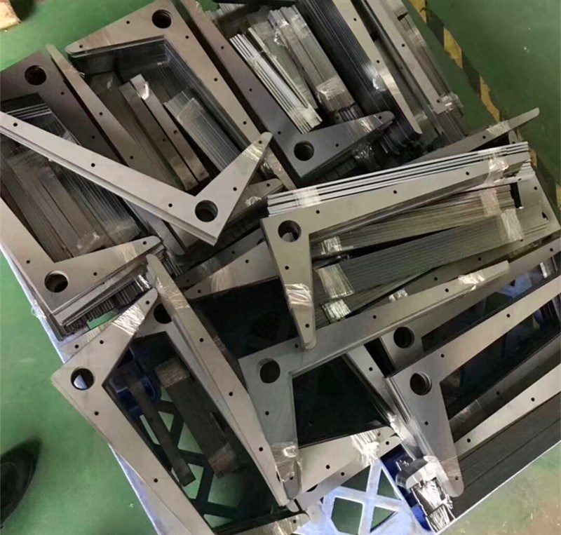 鈑金加工和五金加工的區(qū)別在哪？-鈑金加工珠海機(jī)箱機(jī)柜設(shè)備外殼激光切割中山銘偌金屬制品有限公司